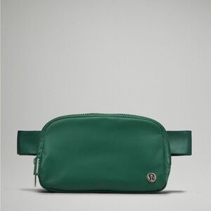 NEW LULULEMON BELT BAG ALOUETTE